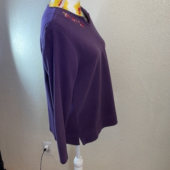 LL Bean ~ Soft Fleece Pullover Blouse Floral Stitching - Picture 5 of 7